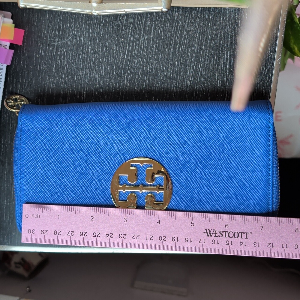 Tory Burch Blue Wallet - Picture 8 of 8